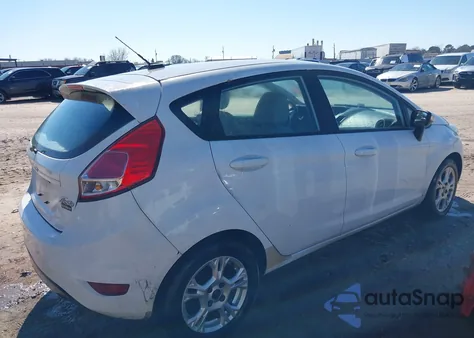 2014 Ford Fiesta Se z USA, uszkodzony, nr VIN 3FADP4EJ7EM159534